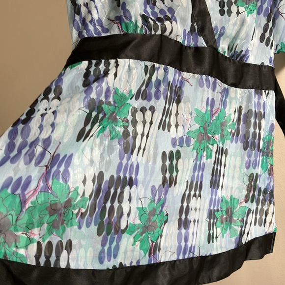 Lane Bryant chiffon multicoloured short sleeve wrap top sheer size 14/16 - Picture 3 of 7